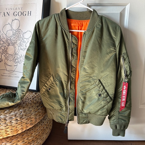 Alpha Industries Bomber Jacket - Picture 1 of 6